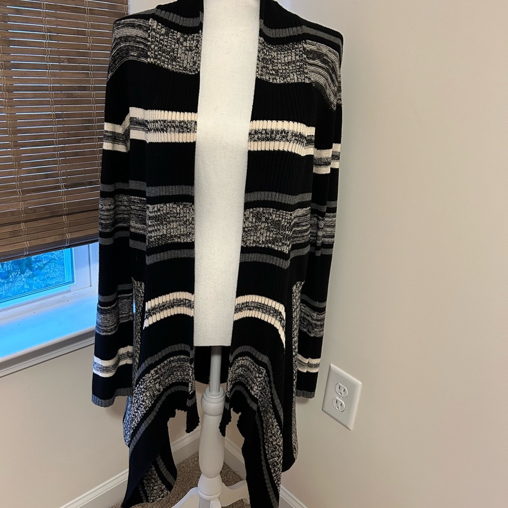 St. John’s Bay open front Cardigan. Size L
